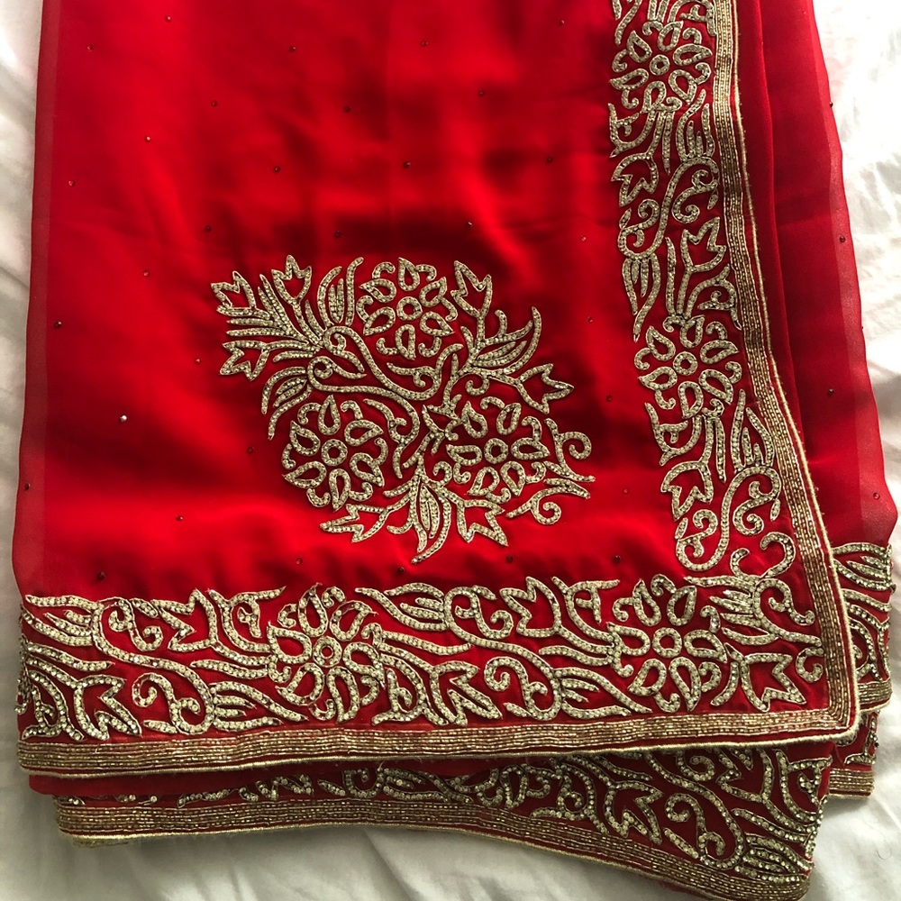 Beautiful Red Stonework Saree, blouse size34/36